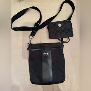 Coach Crossbody Black w/wristlet